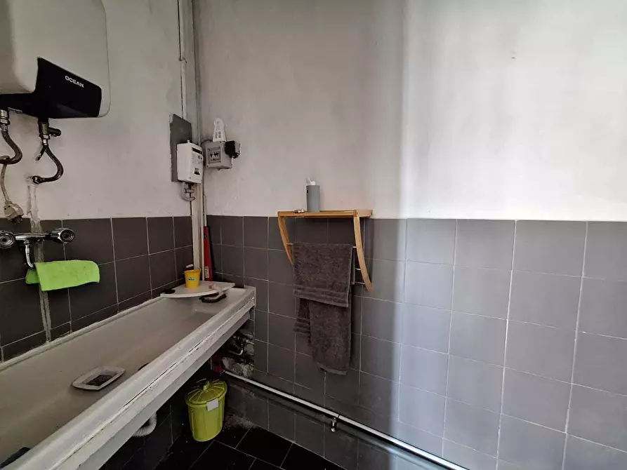 Immagine 6 di Locale commerciale in affitto  in Via XX Settembre 3 a Sarzana