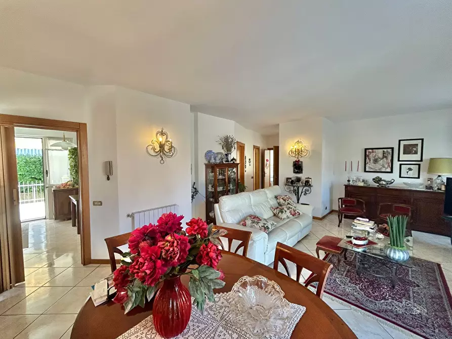 Immagine 17 di Pentalocale in vendita  a Fosdinovo