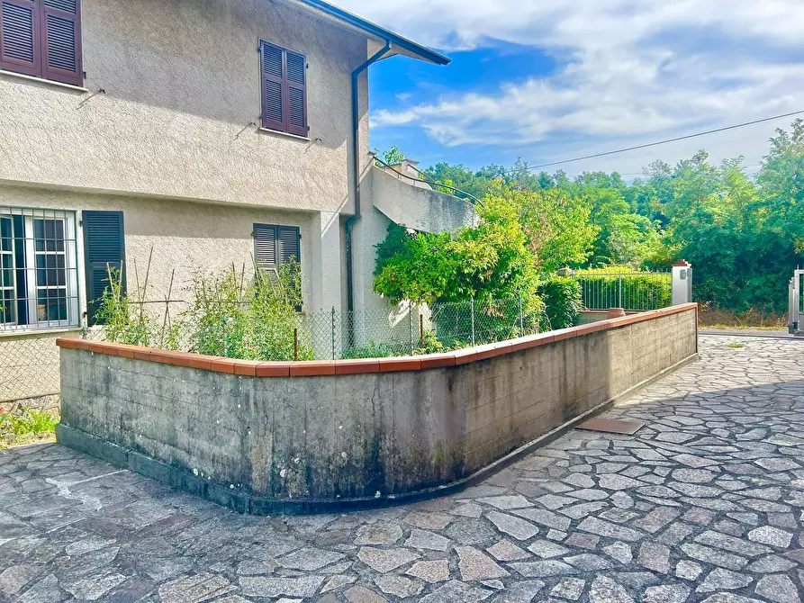 Immagine 4 di Casa bifamiliare in vendita  a Sarzana