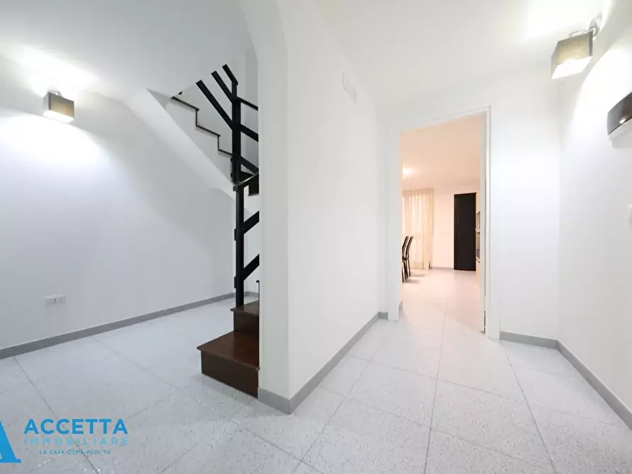 Immagine 2 di Ufficio in affitto  in Via Pisanelli a Taranto