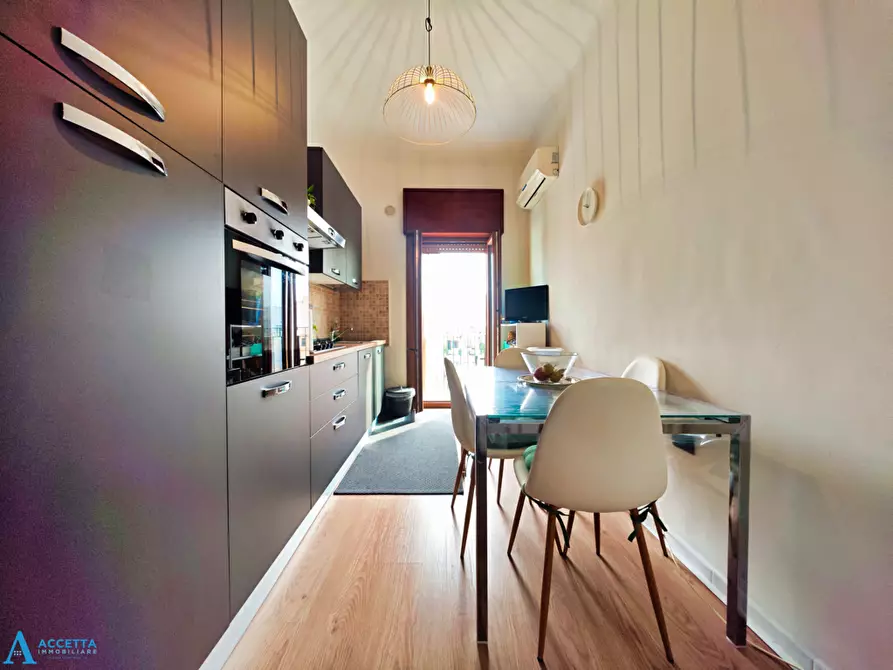 Immagine 11 di Trilocale in vendita  in Via Angelo Berardi 83 a Taranto