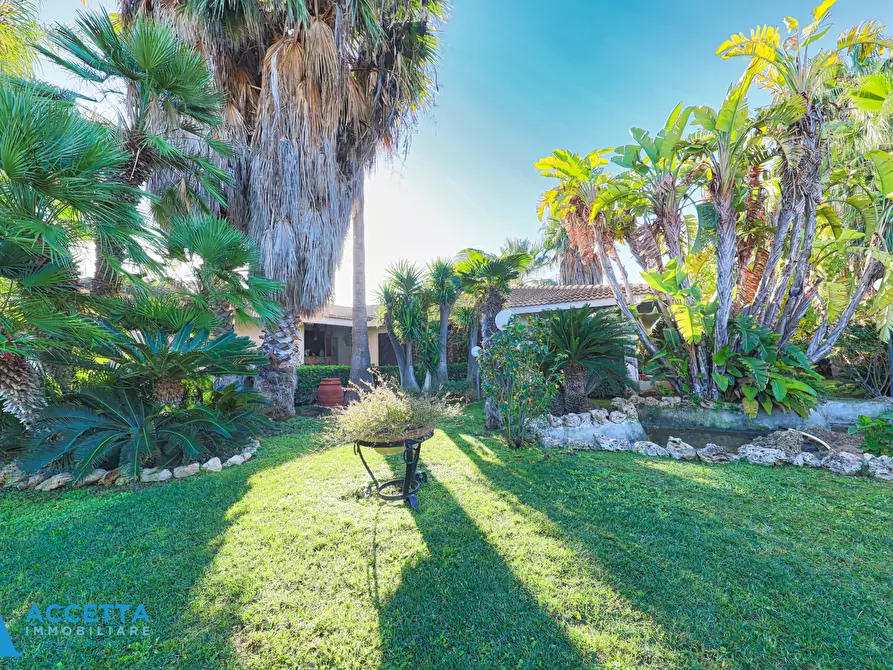 Immagine 1 di Villa in vendita  in Via Trascine 1 a Taranto