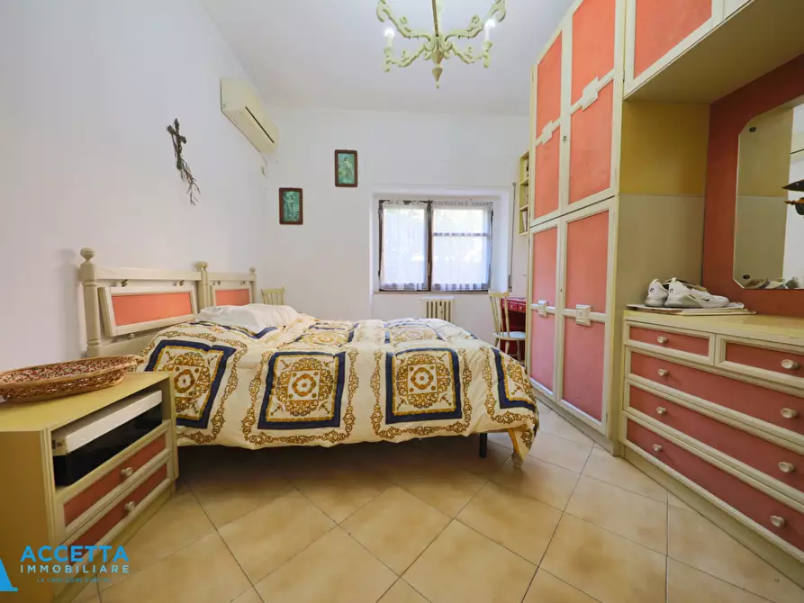 Immagine 16 di Quadrilocale in vendita  in Via della Croce 2 a Taranto