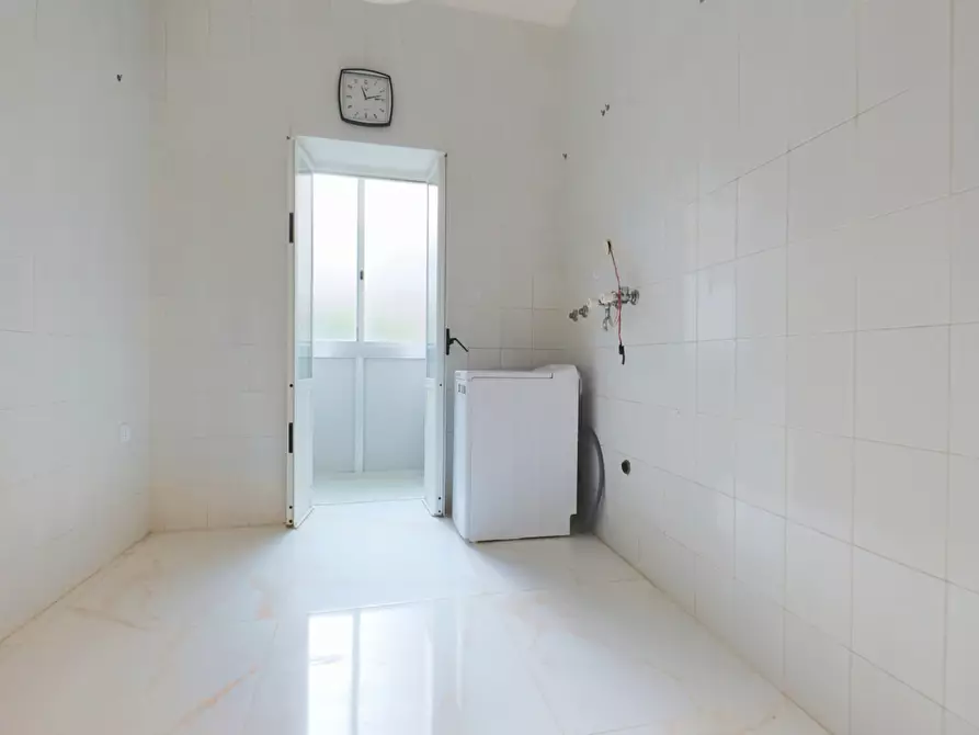 Immagine 20 di Monolocale in vendita  in Via Friuli 11 a Taranto