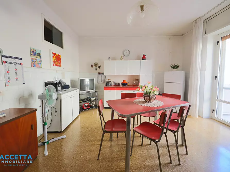 Immagine 23 di Trilocale in vendita  in Via Elio 56 a Taranto