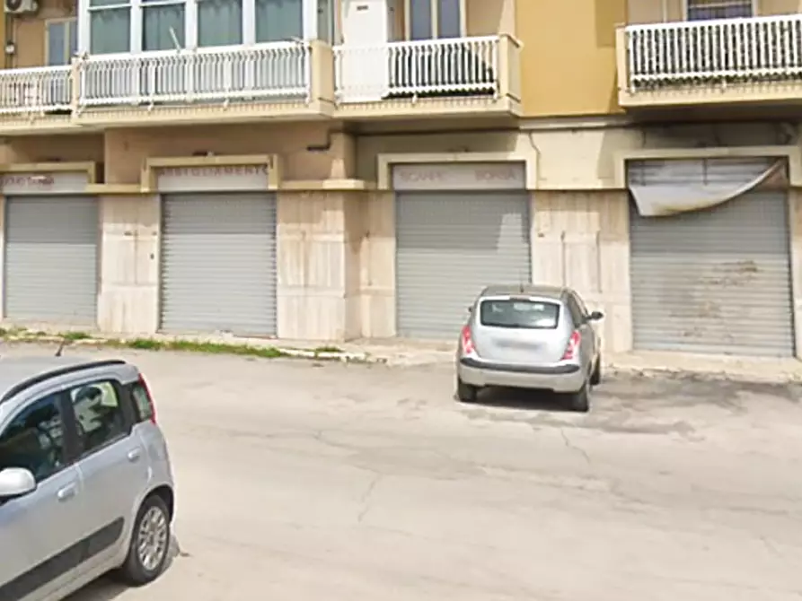 Immagine 10 di Locale commerciale in vendita  in Corso Vittorio Emanuele II 11 a Taranto