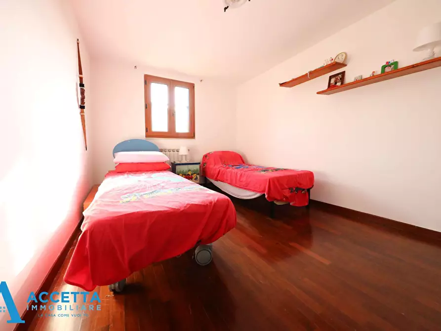 Immagine 17 di Villa in vendita  in via Sequoie a Leporano