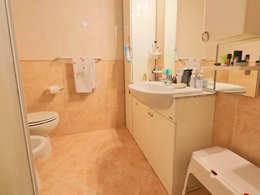 Immagine 17 di Trilocale in vendita  in Via Istria 30 a Taranto