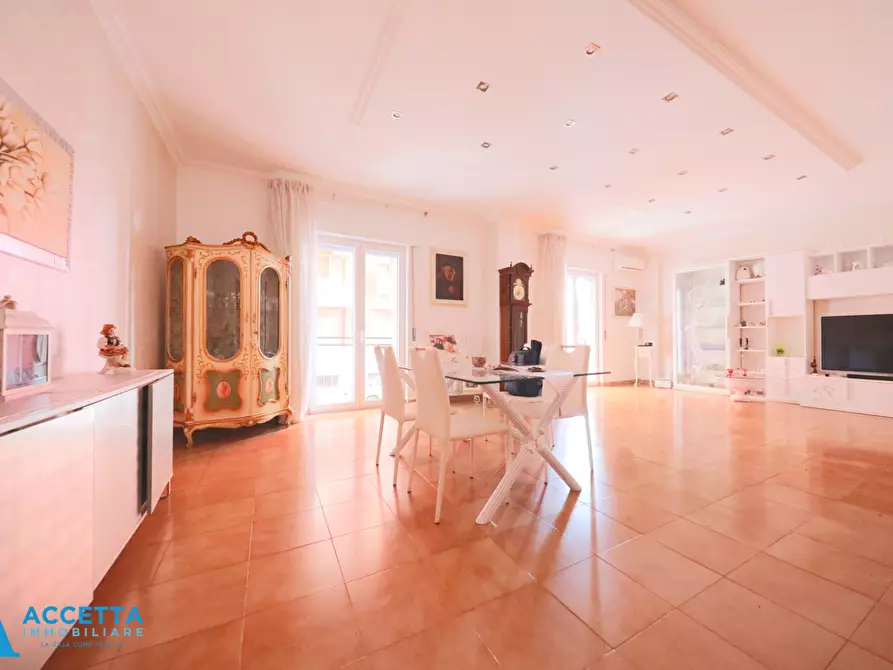 Immagine 1 di Trilocale in vendita  in Via Lupoli 1 a Taranto