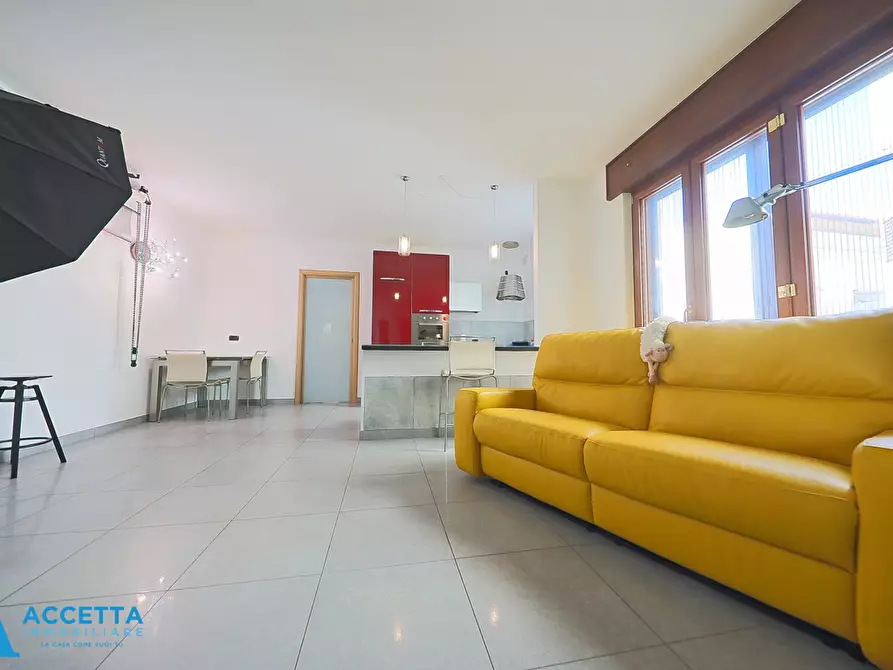 Immagine 9 di Trilocale in vendita  in Via Speziale 2 a Taranto