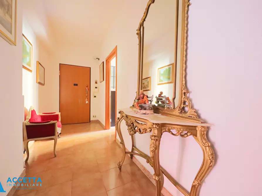 Immagine 27 di Trilocale in vendita  in Via Lupoli 1 a Taranto