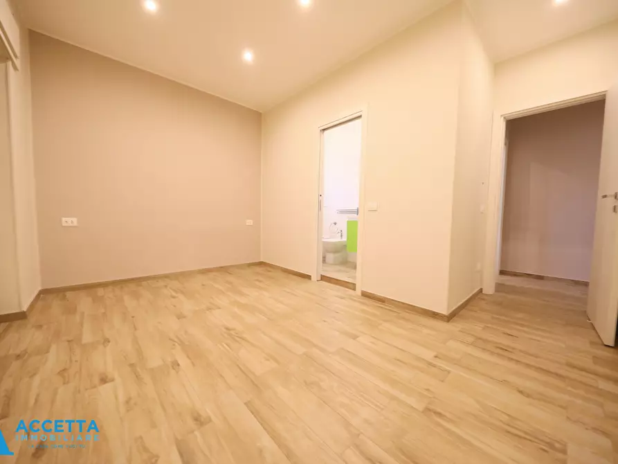 Immagine 15 di Trilocale in vendita  in Via Gattucci 13 a Taranto