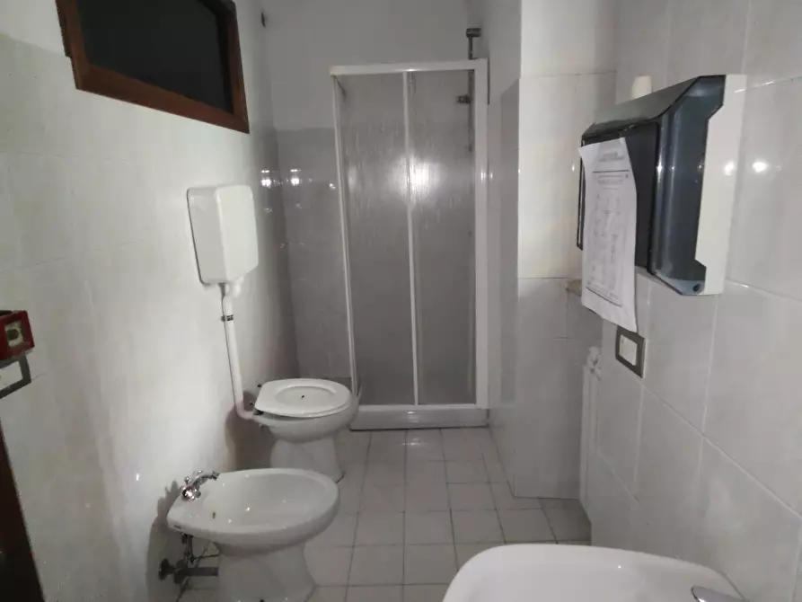 Immagine 25 di Locale commerciale in affitto  in Piazza XX Settembre a Castel San Giovanni