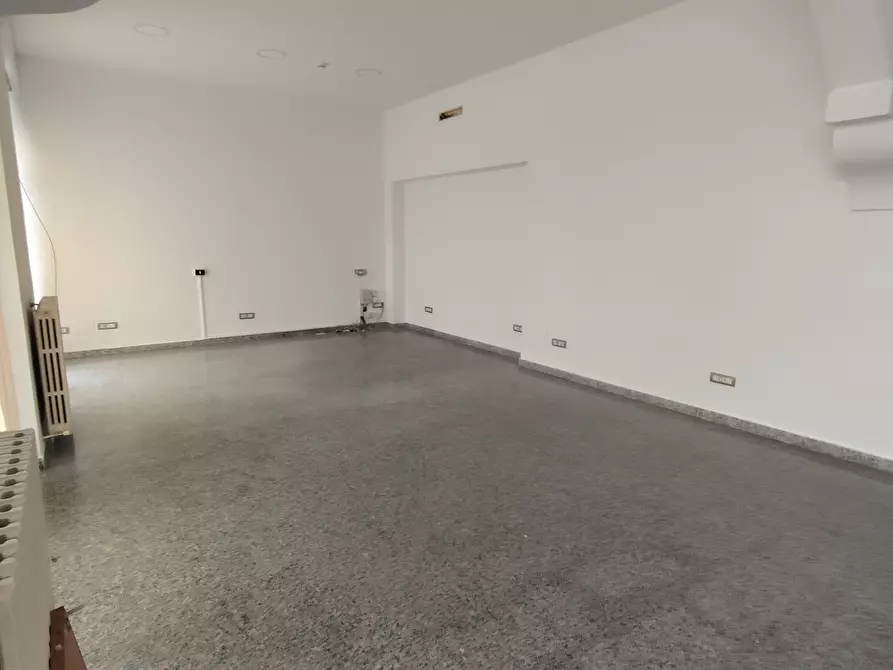 Immagine 3 di Locale commerciale in affitto  in Piazza XX Settembre a Castel San Giovanni