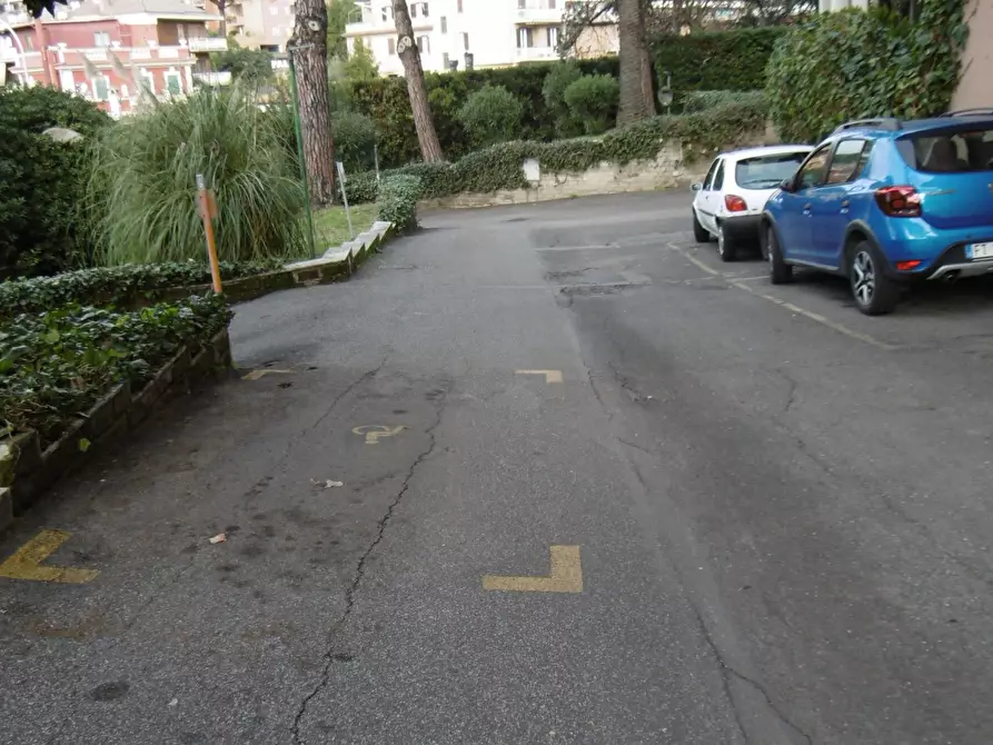 Immagine 27 di Quadrilocale in affitto  in VIA DELLA PISANA a Roma
