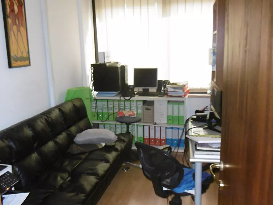 Immagine 4 di Ufficio in affitto  in Via della Pisana a Roma