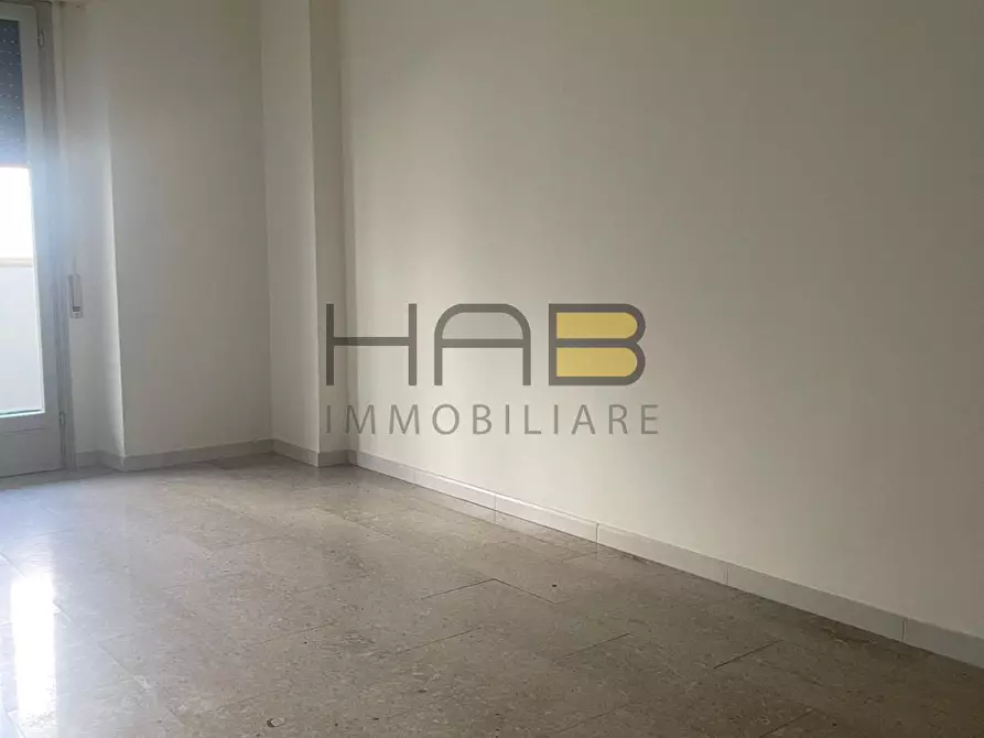 Immagine 10 di Trilocale in affitto  a Trapani