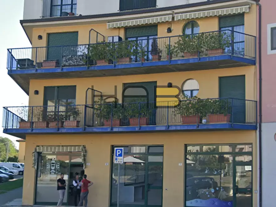 Immagine 1 di Attività commerciale in affitto  in LARGO FRASSATI 7 a Fagnano Olona