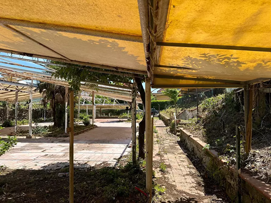 Immagine 9 di Locale commerciale in vendita  in cesinola a Cava De' Tirreni