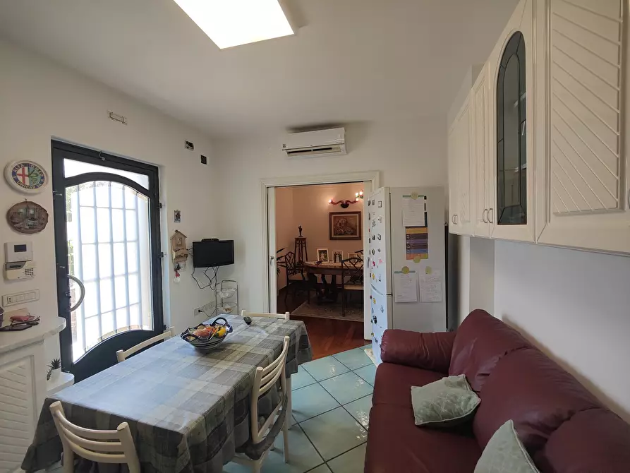Immagine 15 di Villa in vendita  in Via Casa rocco giovi 11 A a Salerno