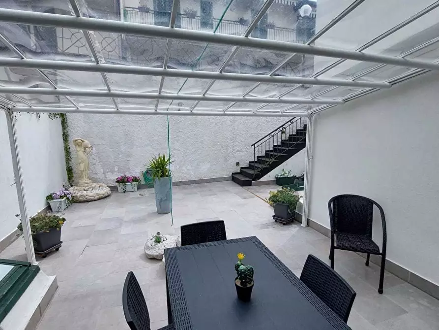 Immagine 27 di Villetta a schiera in vendita  in Via Parrocchia 33 a Baronissi