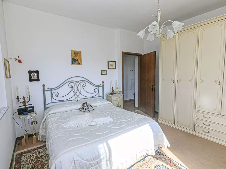 Immagine 21 di Pentalocale in vendita  in Via Costigliolo a Mignanego