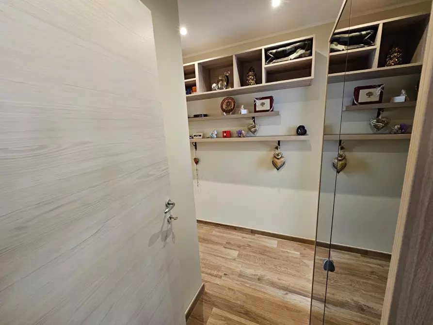 Immagine 29 di Bilocale in vendita  a Genova