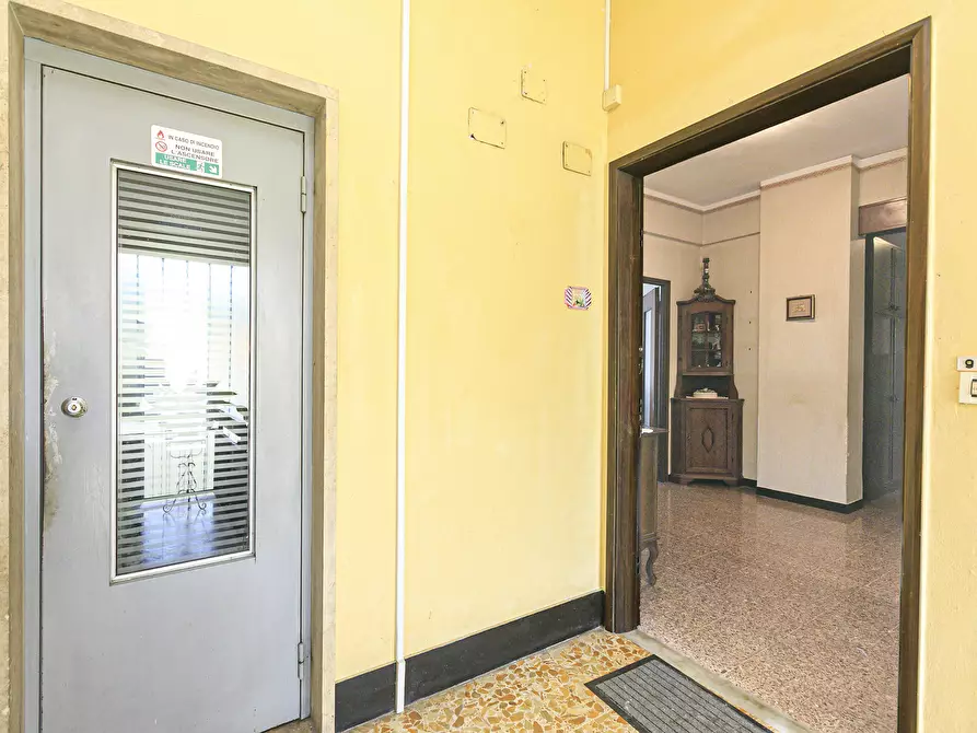 Immagine 43 di Pentalocale in vendita  in Via Bartolomeo Parodi 22 a Ceranesi