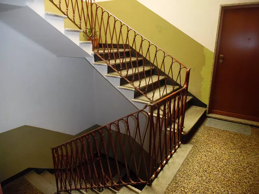 Immagine 41 di Bilocale in vendita  in Via Natale Gallino a Genova