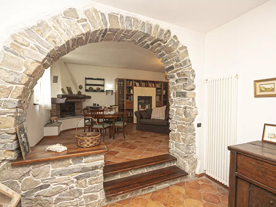 Immagine 13 di Villa in vendita  in Via privata Scanduè 23 a Serra Riccò