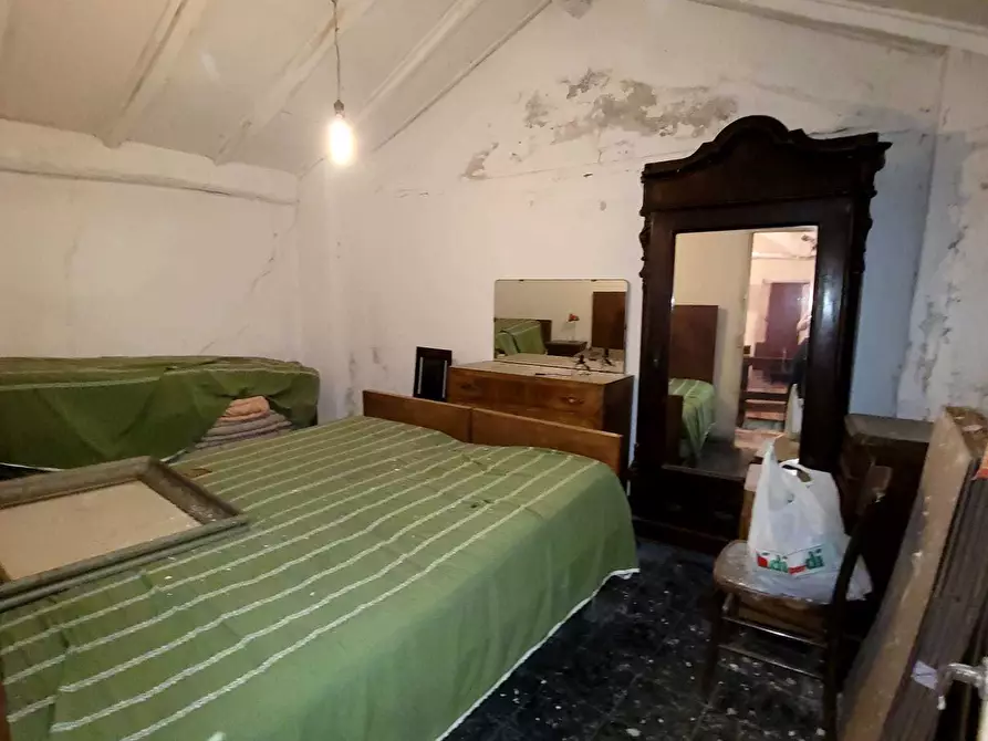 Immagine 68 di Pentalocale in vendita  in Via Campi 7 a Serra Riccò