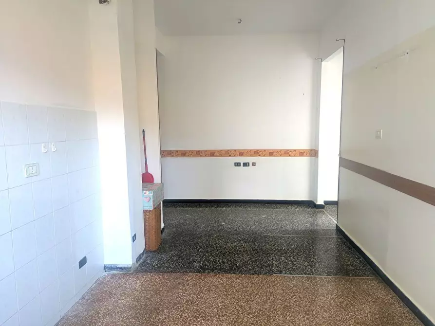 Immagine 4 di Bilocale in vendita  in Via Campomorone 75 a Genova