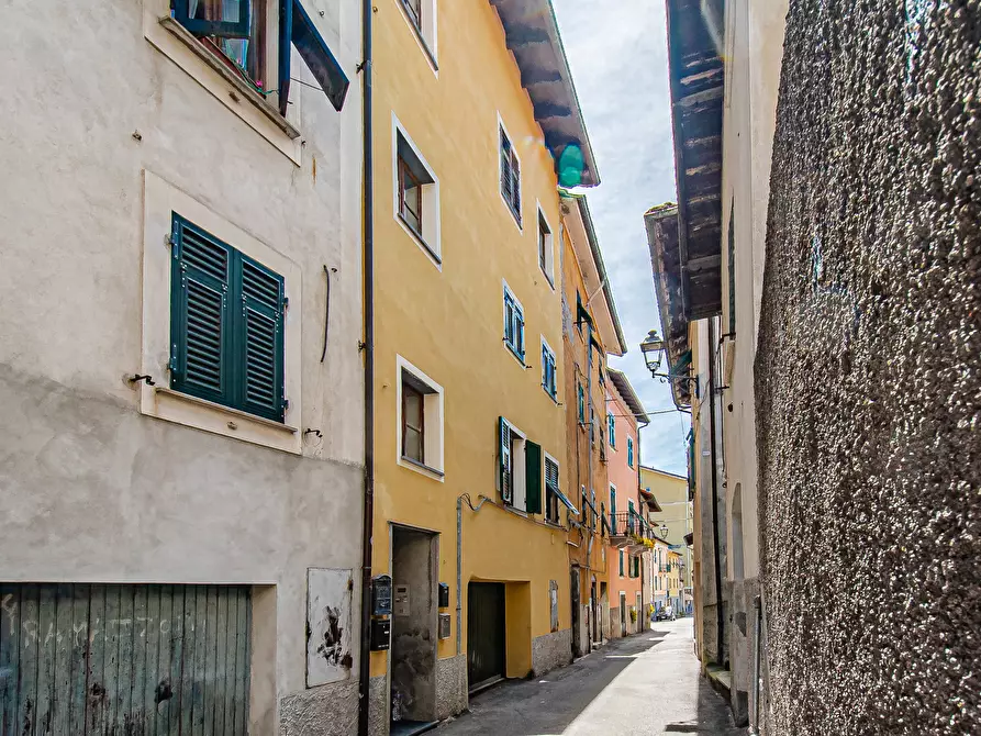 Immagine 20 di Trilocale in vendita  in Via Luigi Nino Malerba 2727 a Busalla