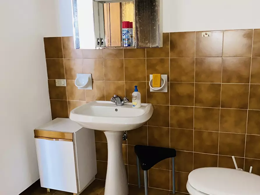 Immagine 25 di Bilocale in vendita  in SP100 20 a Alessandria