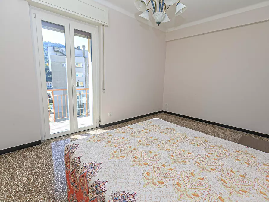 Immagine 32 di Pentalocale in vendita  in Via delle Acacie 10 a Genova