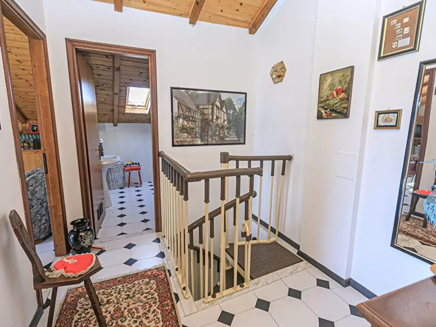 Immagine 39 di Pentalocale in vendita  in Via Costigliolo a Mignanego