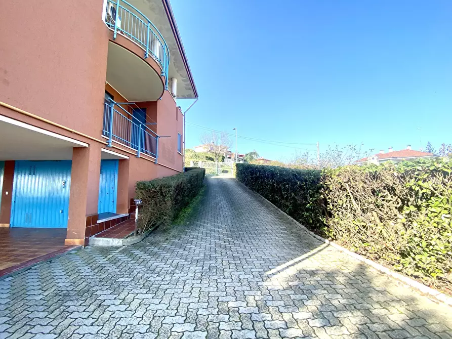 Immagine 4 di Trilocale in vendita  in Via Carrù 45A a Piozzo