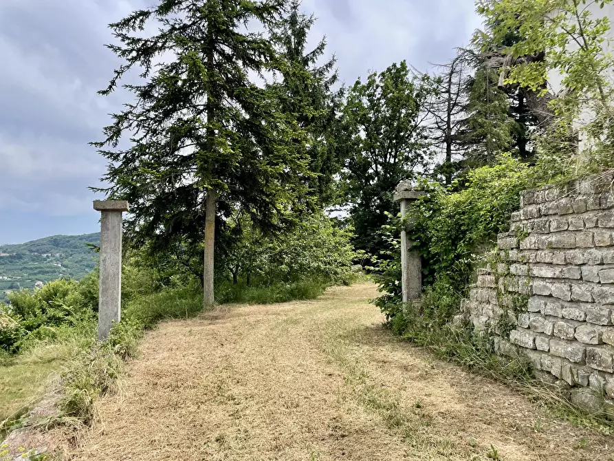 Immagine 27 di Rustico / casale in vendita  in Frazione Villa 8 a Serravalle Langhe