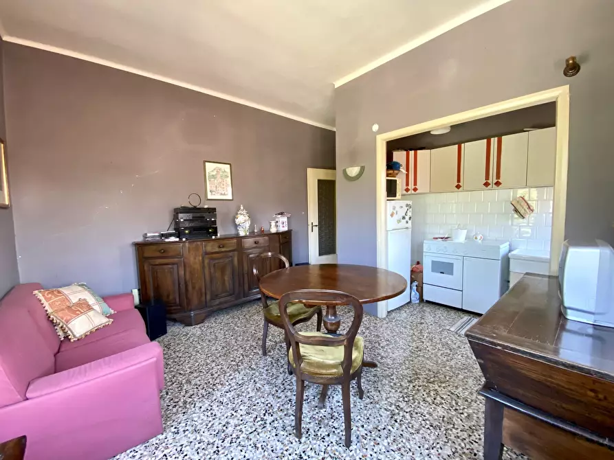 Immagine 14 di Trilocale in vendita  in SP661 16 a Monchiero