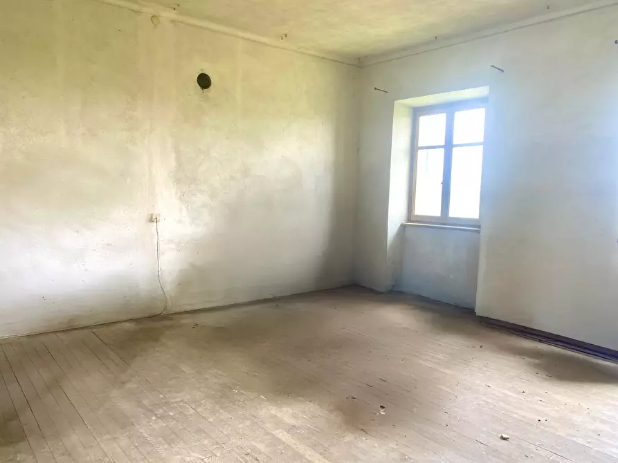 Immagine 32 di Rustico / casale in vendita  in Frazione Villa 8 a Serravalle Langhe