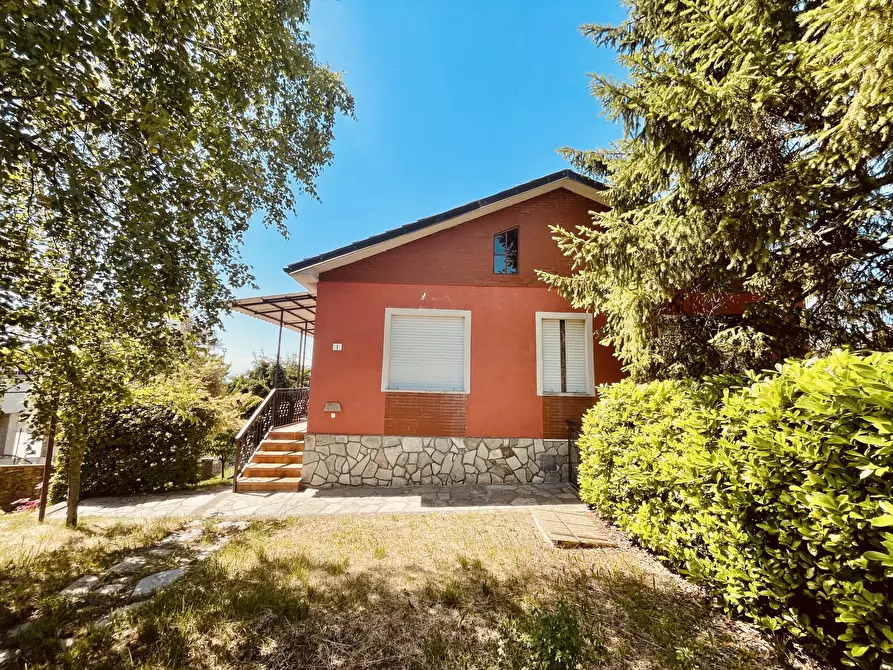 Immagine 1 di Casa indipendente in vendita  in SP32 3 a Serravalle Langhe