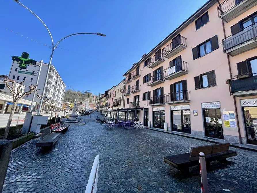 Immagine 2 di Pentalocale in vendita  in Piazza Vittorio Emanuele 55 a Farigliano