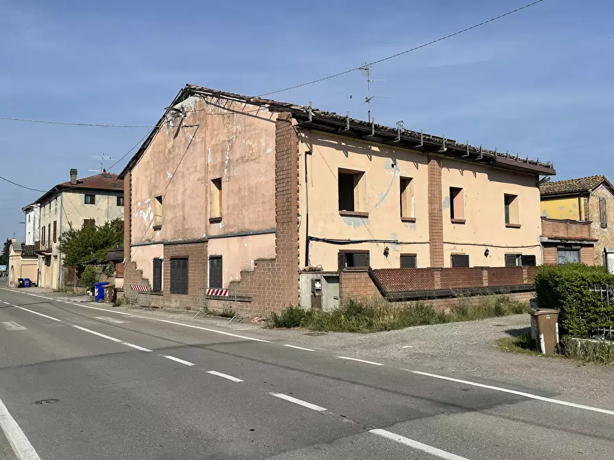 Immagine 1 di Casa semindipendente in vendita  in SP50 28 a Soragna