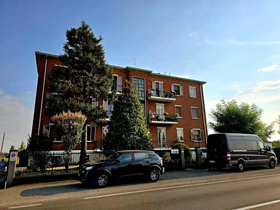 Immagine 2 di Trilocale in vendita  in VIALE DELLE ESPOSIZIONI 83 a Parma