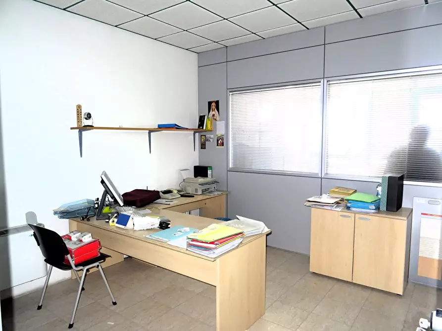 Immagine 4 di Ufficio in vendita  a Senigallia