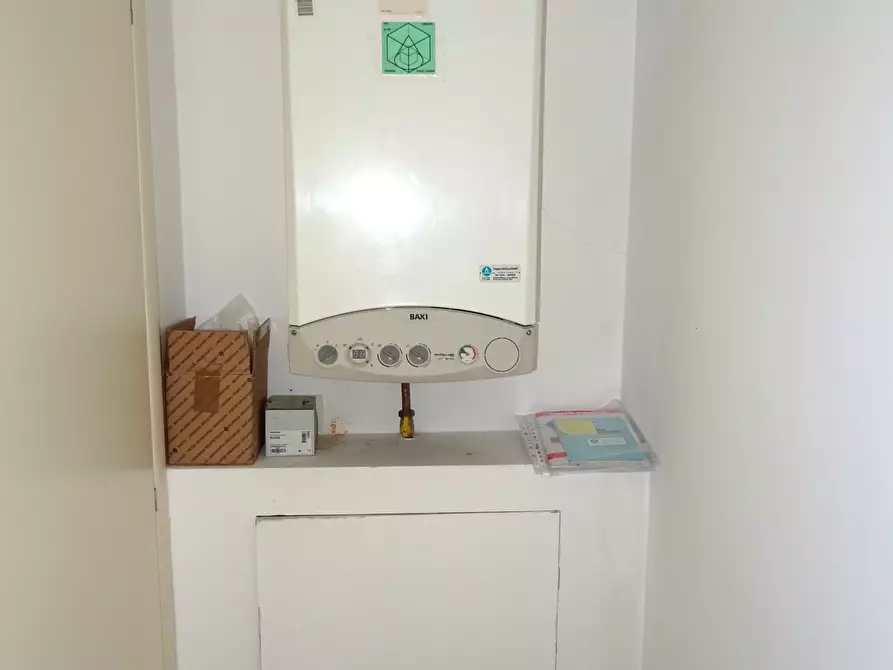 Immagine 14 di Ufficio in vendita  a Senigallia