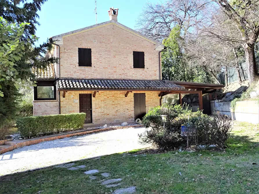 Immagine 1 di Casa bifamiliare in vendita  a Ostra Vetere