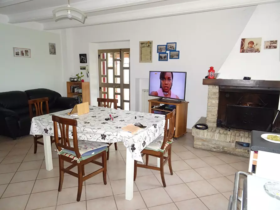 Immagine 1 di Casa indipendente in vendita  a Trecastelli