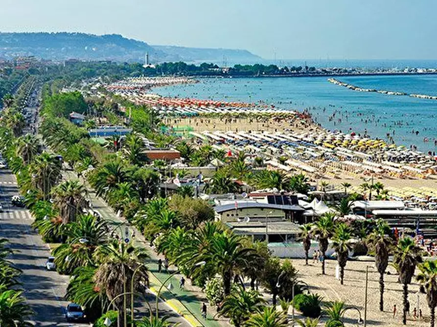 Immagine 4 di Albergo/B&B/Residence in vendita  a San Benedetto Del Tronto