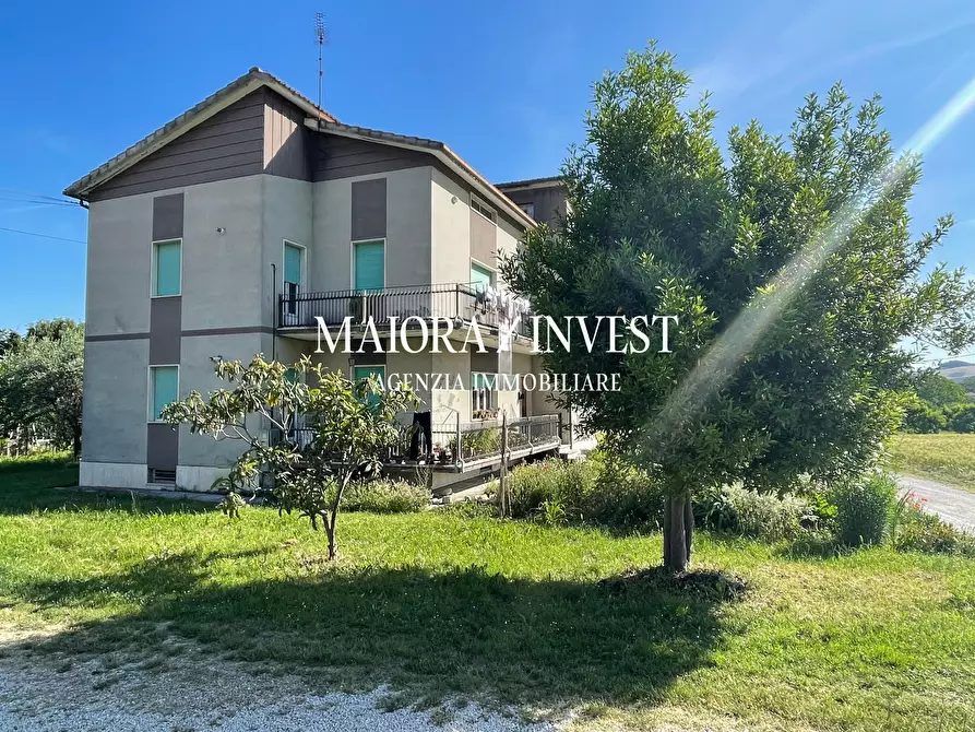 Immagine 1 di Casa indipendente in vendita  in contrada Moglie a Montalto Delle Marche